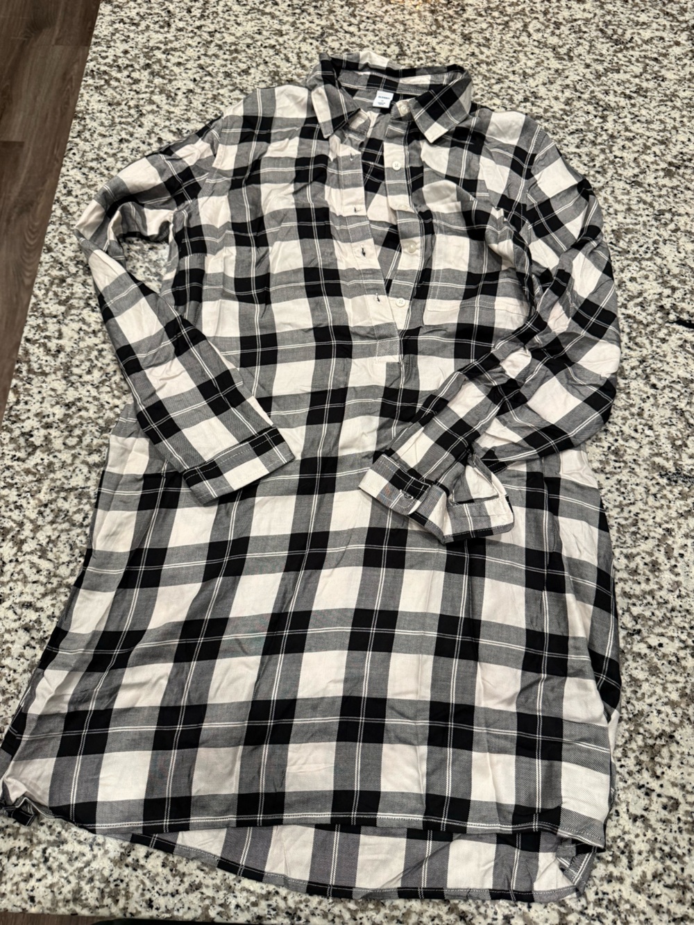 Old Navy Black and White Plaid Long Sleeve Dress